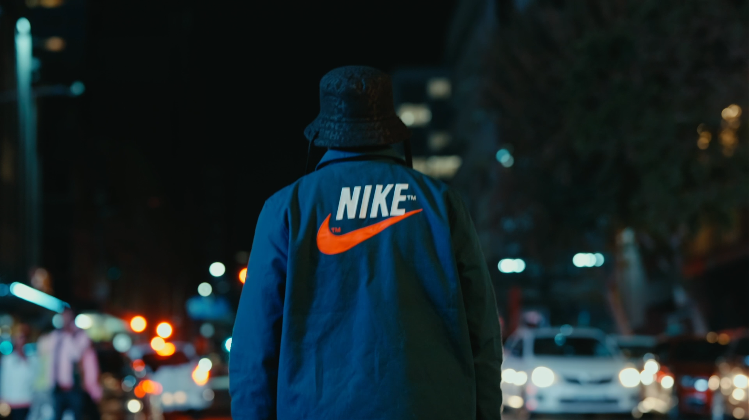 SNEAKER SHACK - A NIGHT OUT VS SNEAKERS