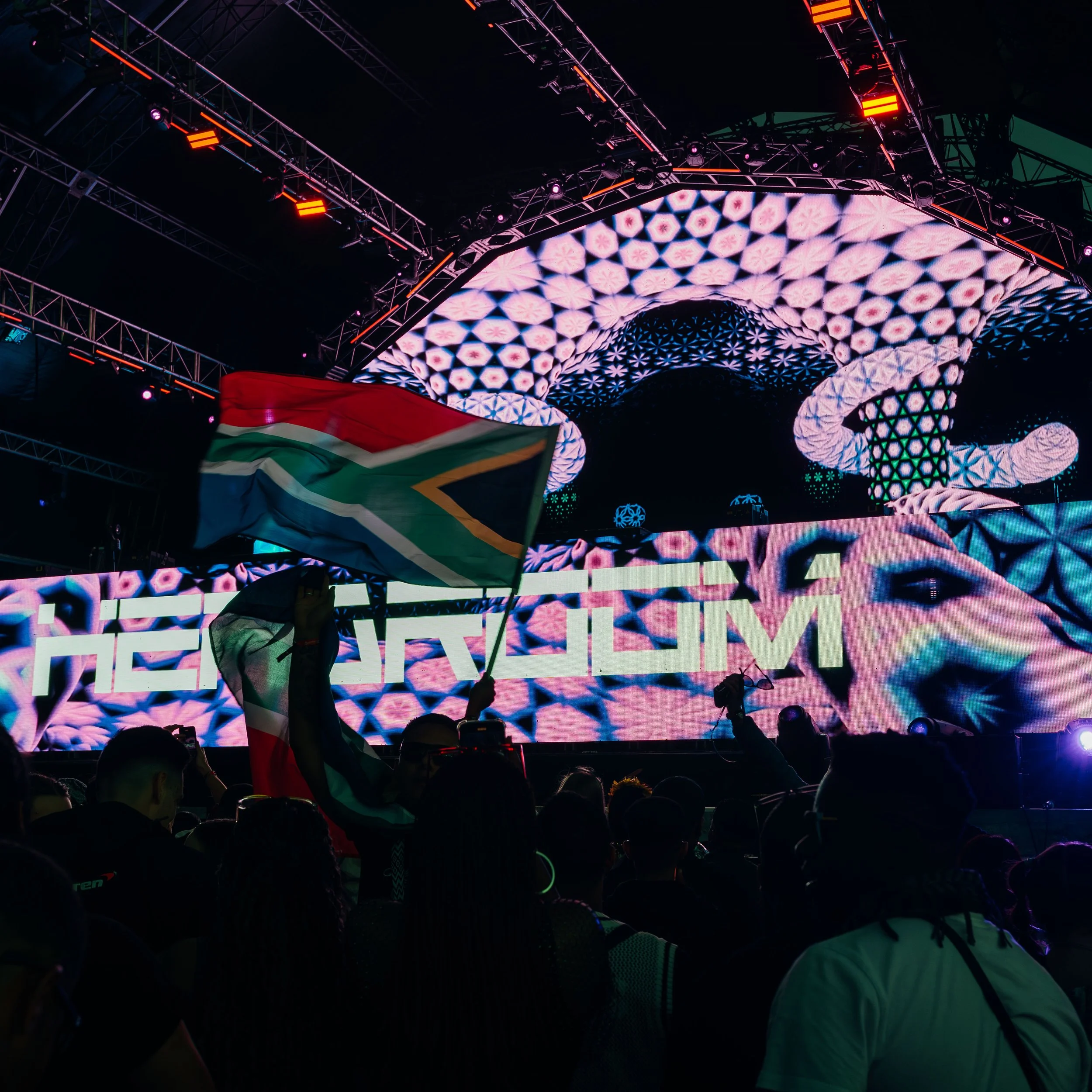 ULTRA SOUTH AFRICA - KEEP MOVING WITH ZYN