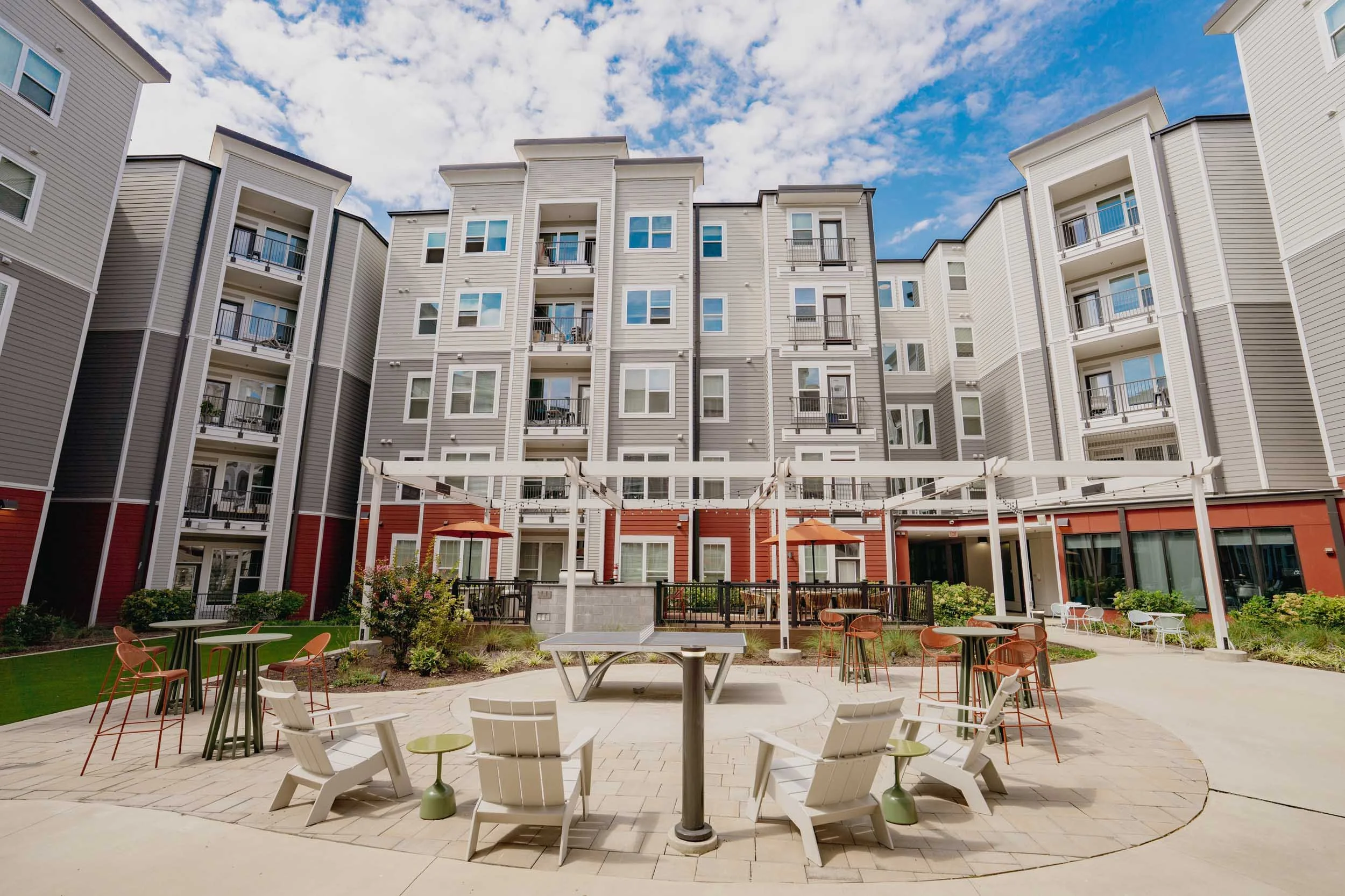 The Drake | Student Apartments near UNC Charlotte | Courtyard