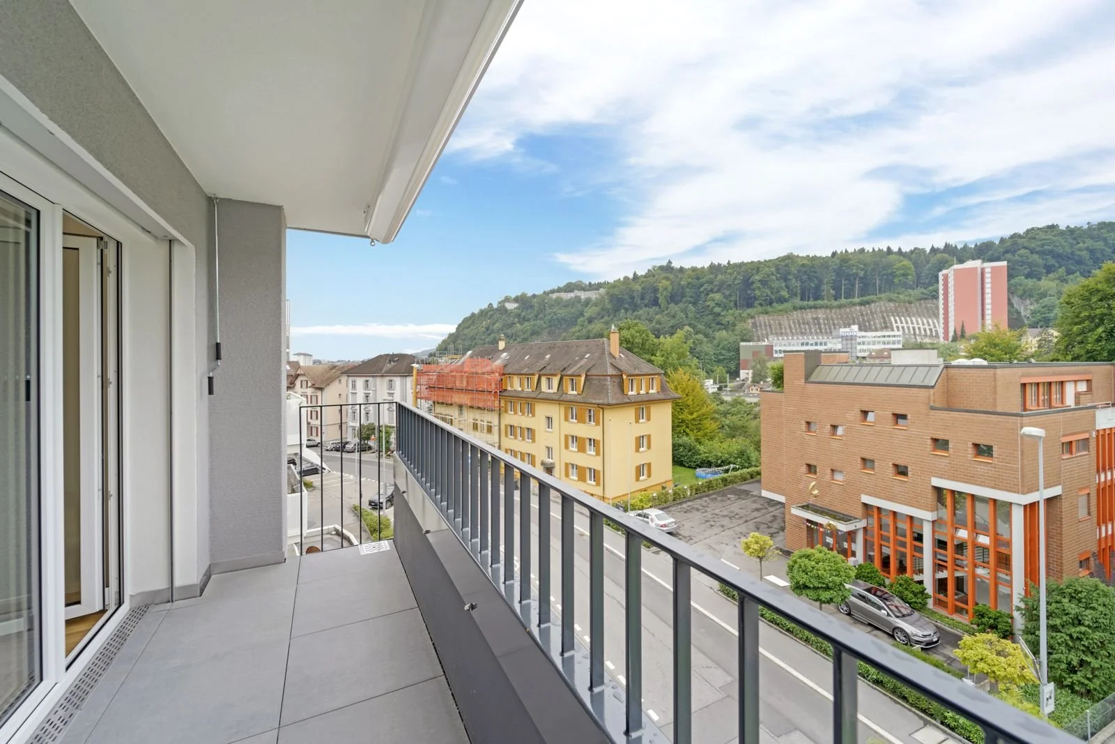 3.5 ZW_rechts_Balkon.jpg