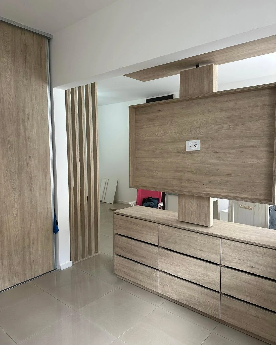🏡 &iquest;Y si el dise&ntilde;o de tu TV se adaptara a vos? 🏡❤️

En este proyecto en #Caballito, creamos un espacio que se mueve con vos. No es solo un mueble: es una soluci&oacute;n a medida con un soporte de TV giratorio para que disfrutes de tu 