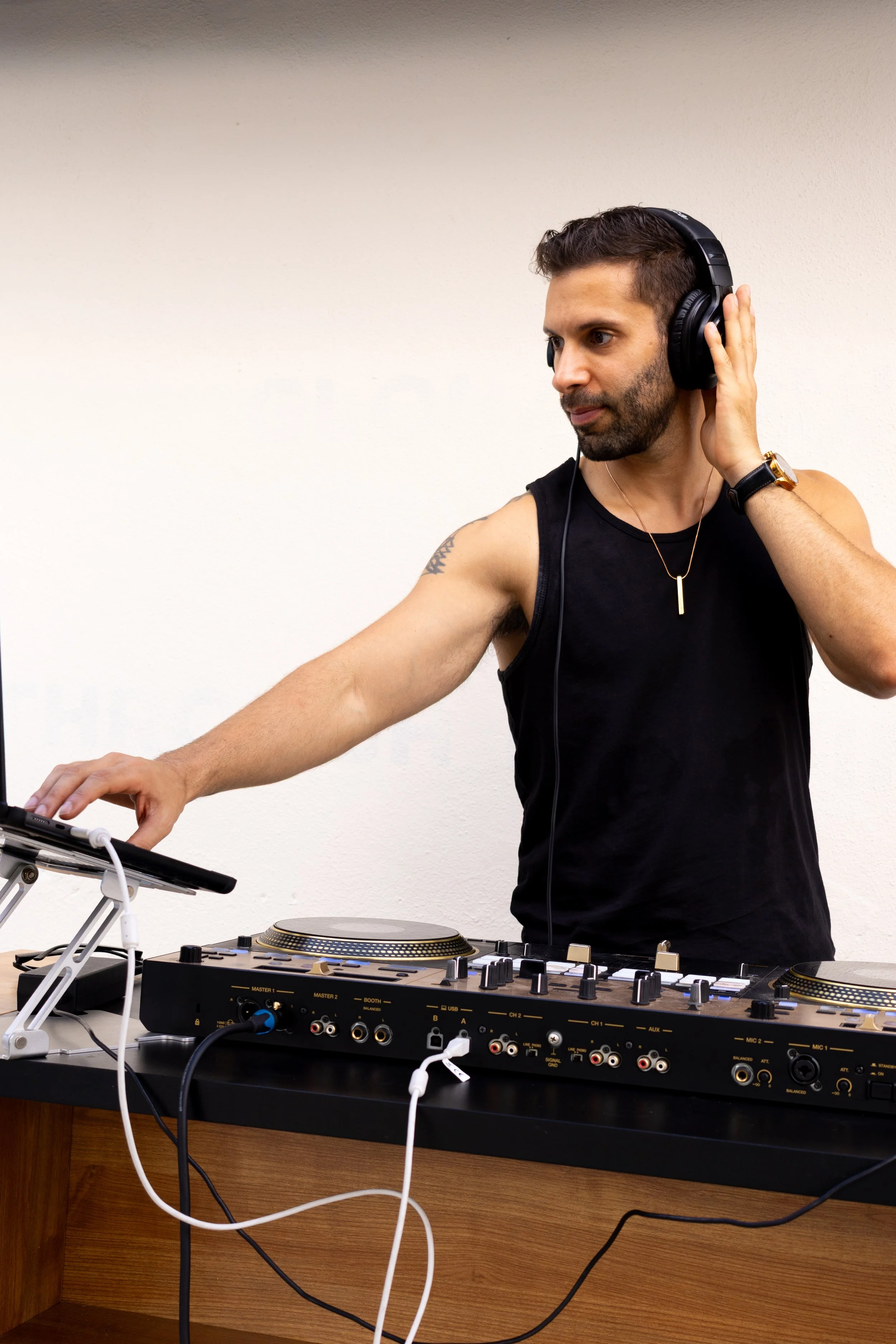 High-energy Tampa Brand photography capturing community, athleticism, and movement at a Tampa fitness / wellness event — showcasing the spirit of wellness brands, trainers, and active entrepreneurs.”