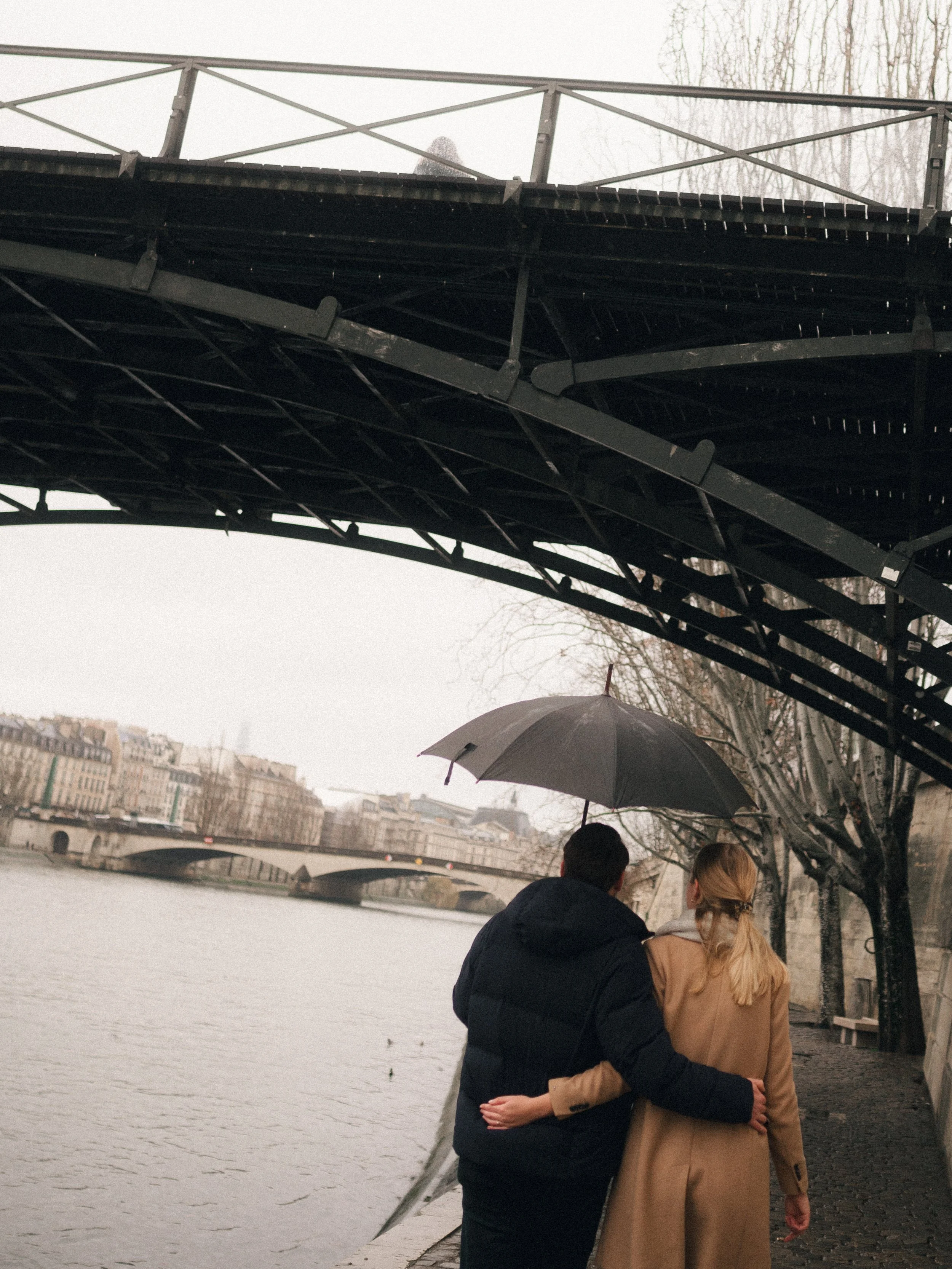 couples-photoshoot-paris