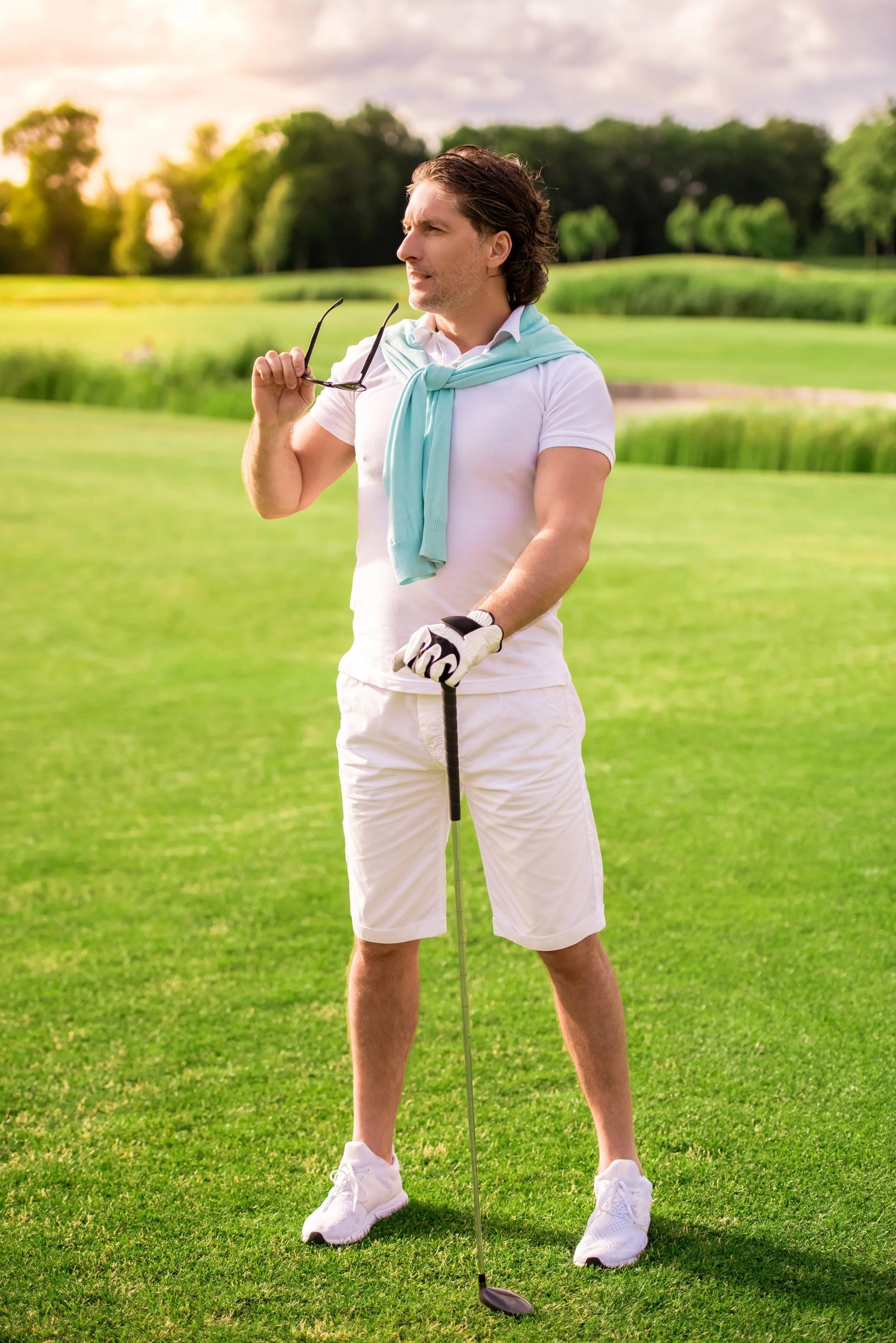 man-playing-golf-2024-10-18-12-25-44-utc.jpg
