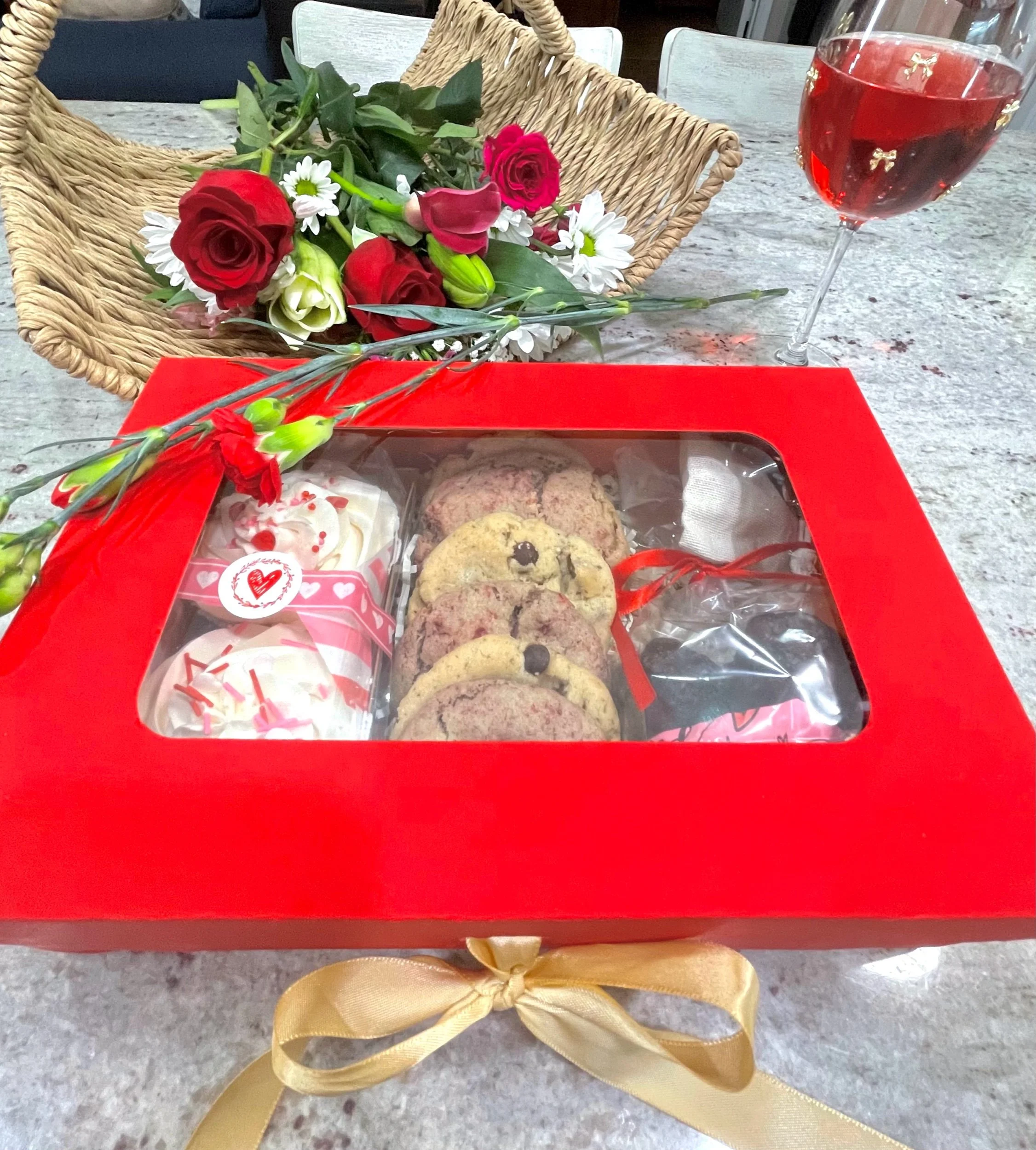 The V² Love Box 🌱💘