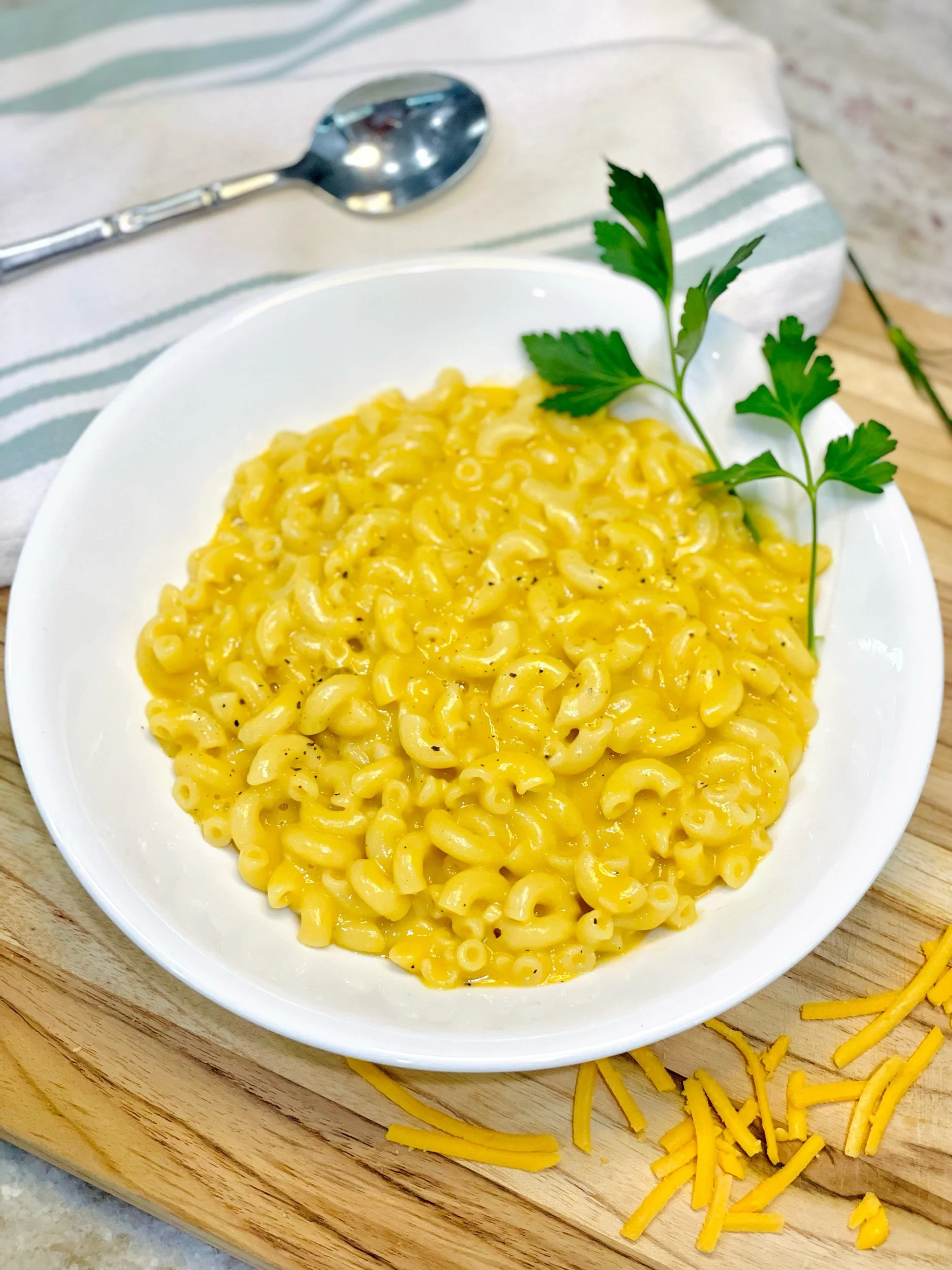Golden Glow Mac & Cheeze — Serves 8–10 (Local Pickup Only)
