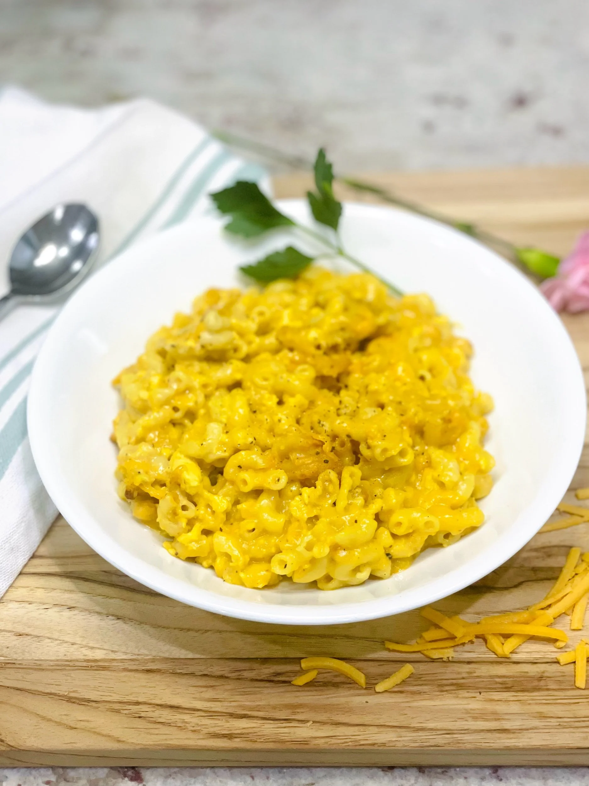 Hearty vegan baked mac and cheese served family-style, perfect for gatherings and comfort meals