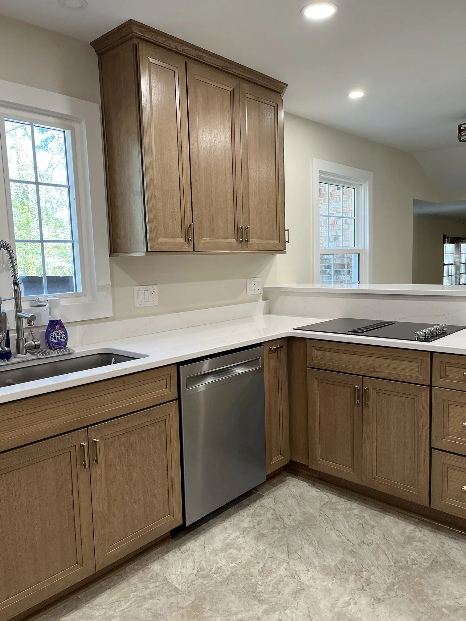 AFTER–Kraftmaid Standish cabinetry, quartz countertop