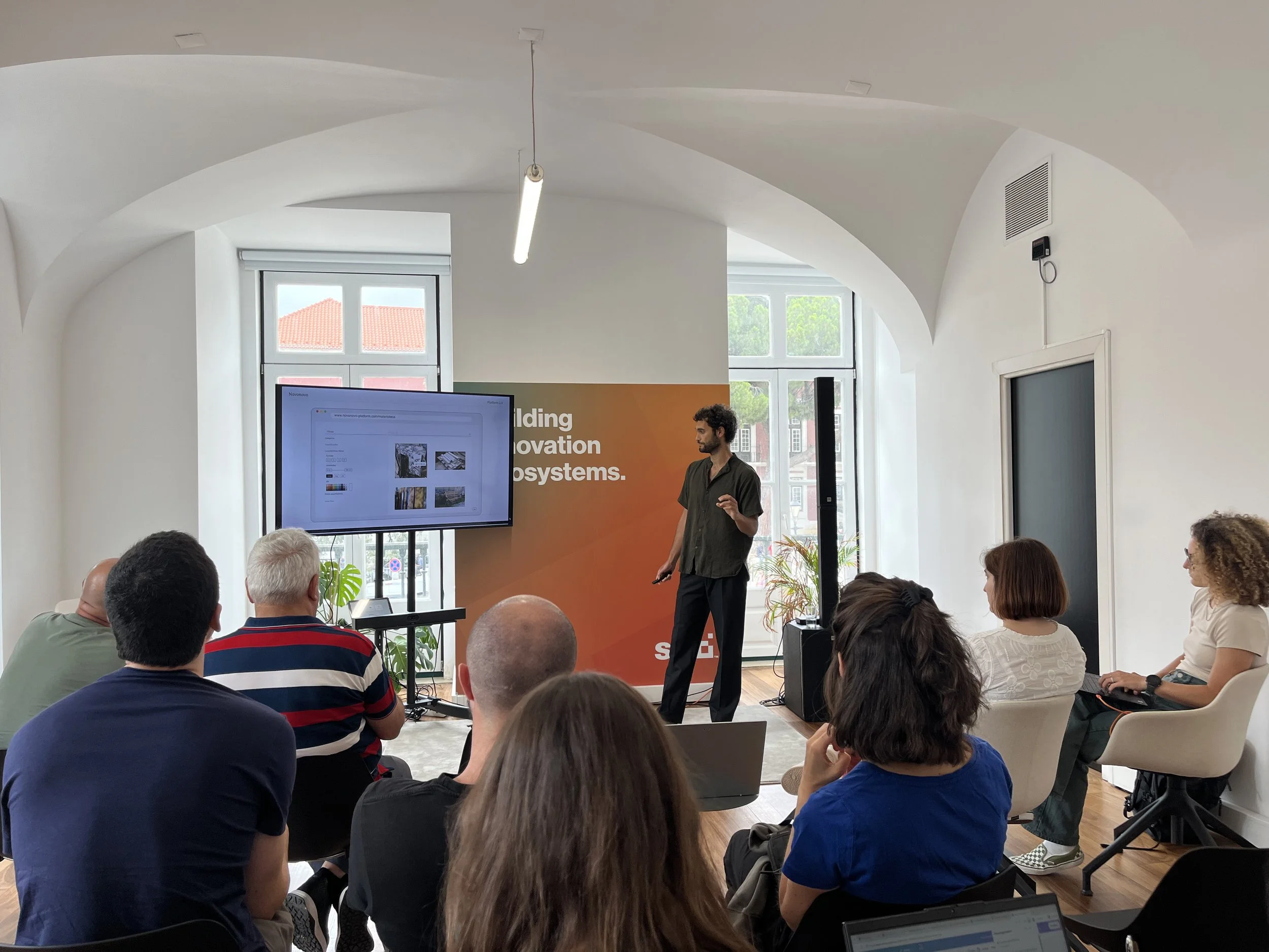 Inside the greenhub Pitch Roast