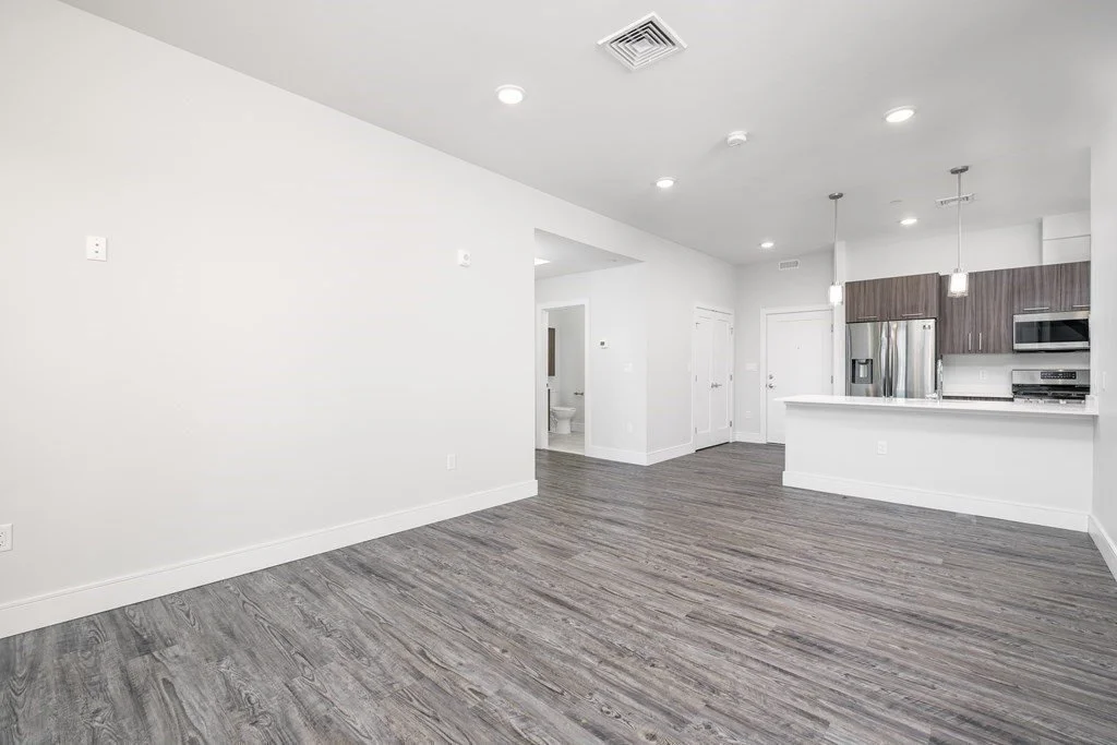 16 laurel apt 3.jpeg