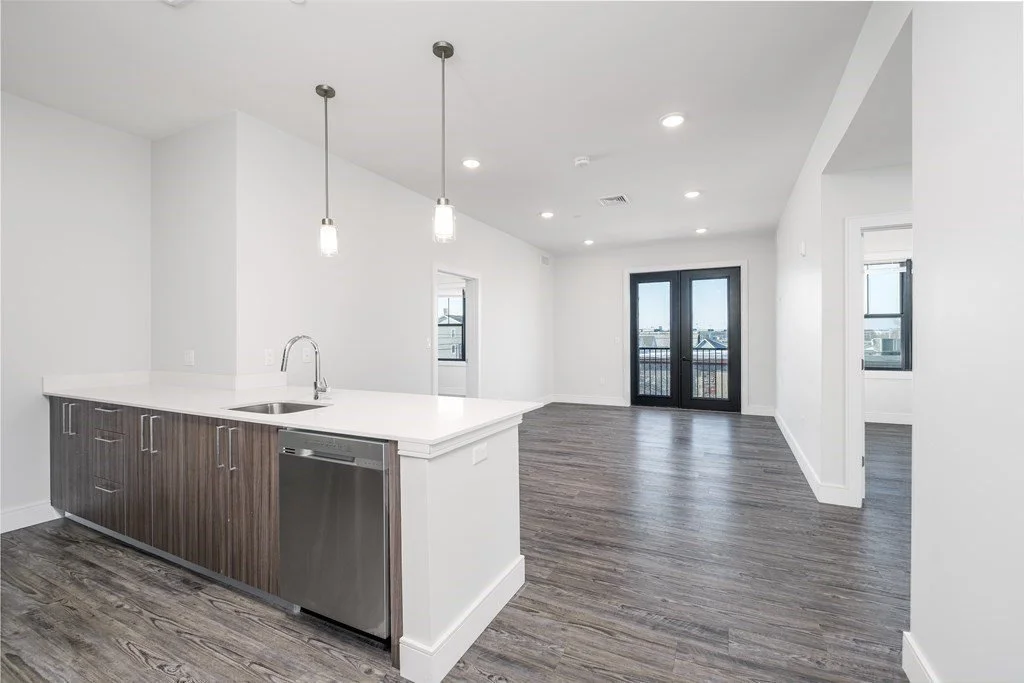 16 laurel apt.jpeg