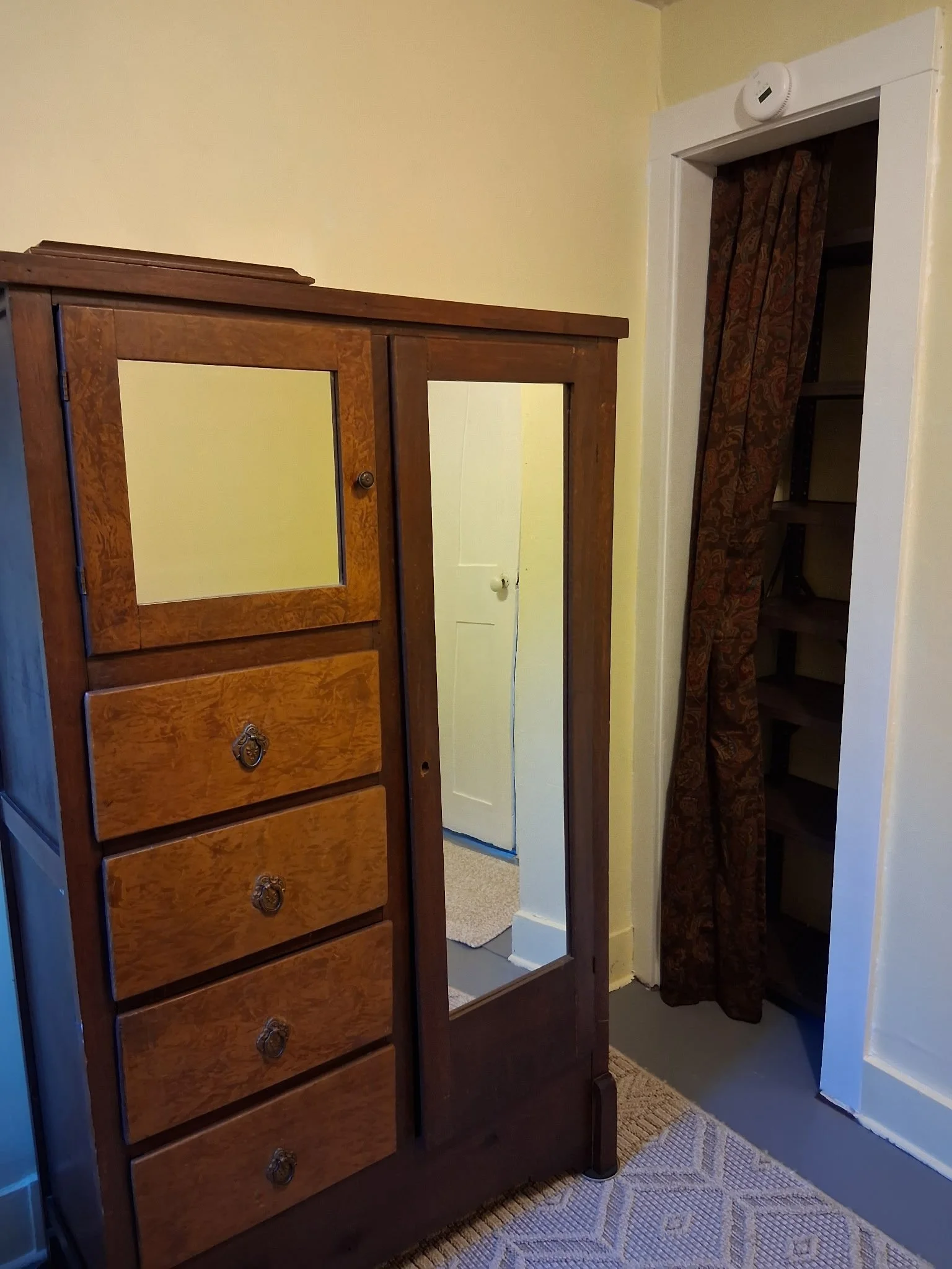 Yellow Room - Co-Living House