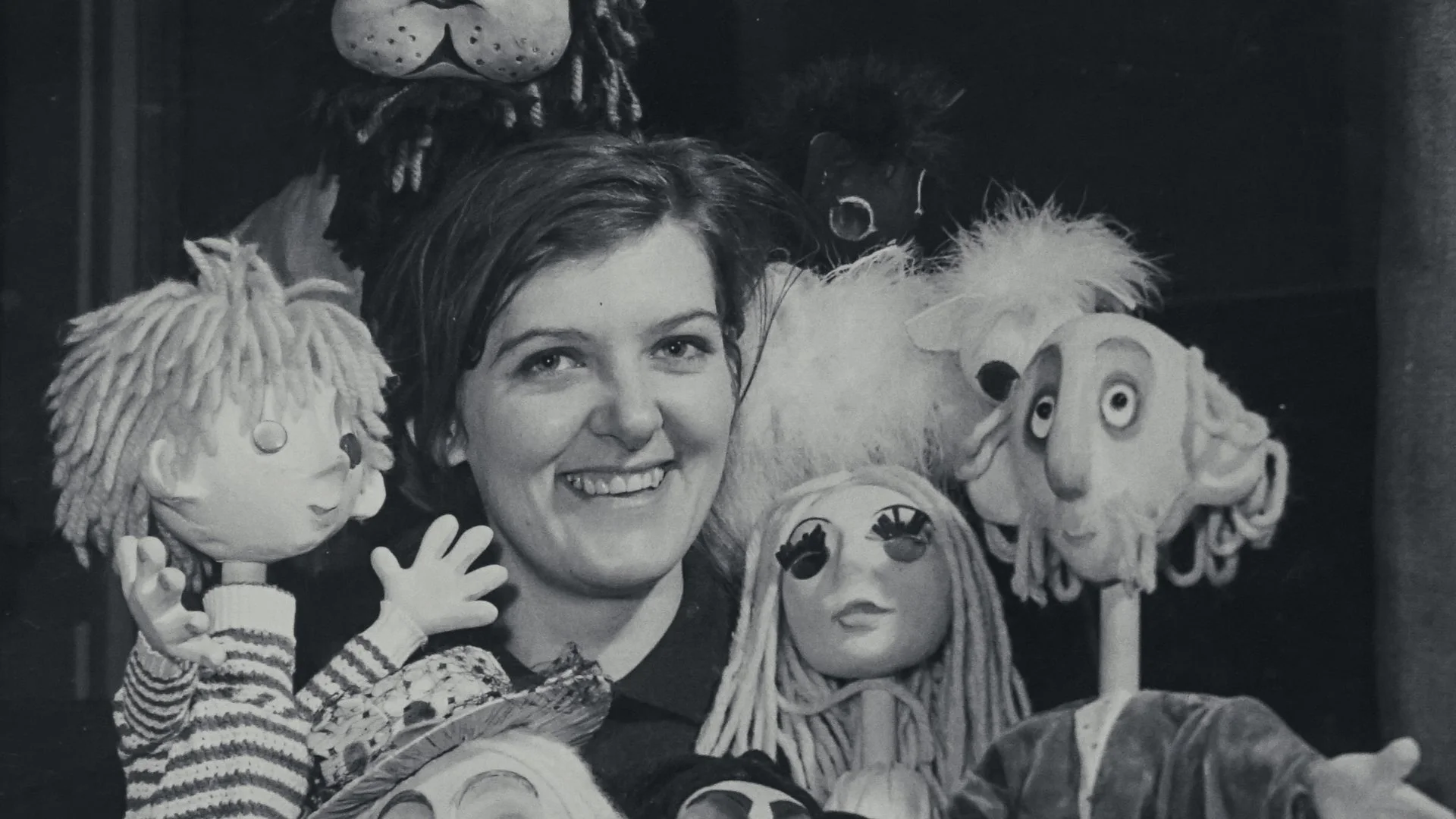 Lyndie Wright. Untangling Film