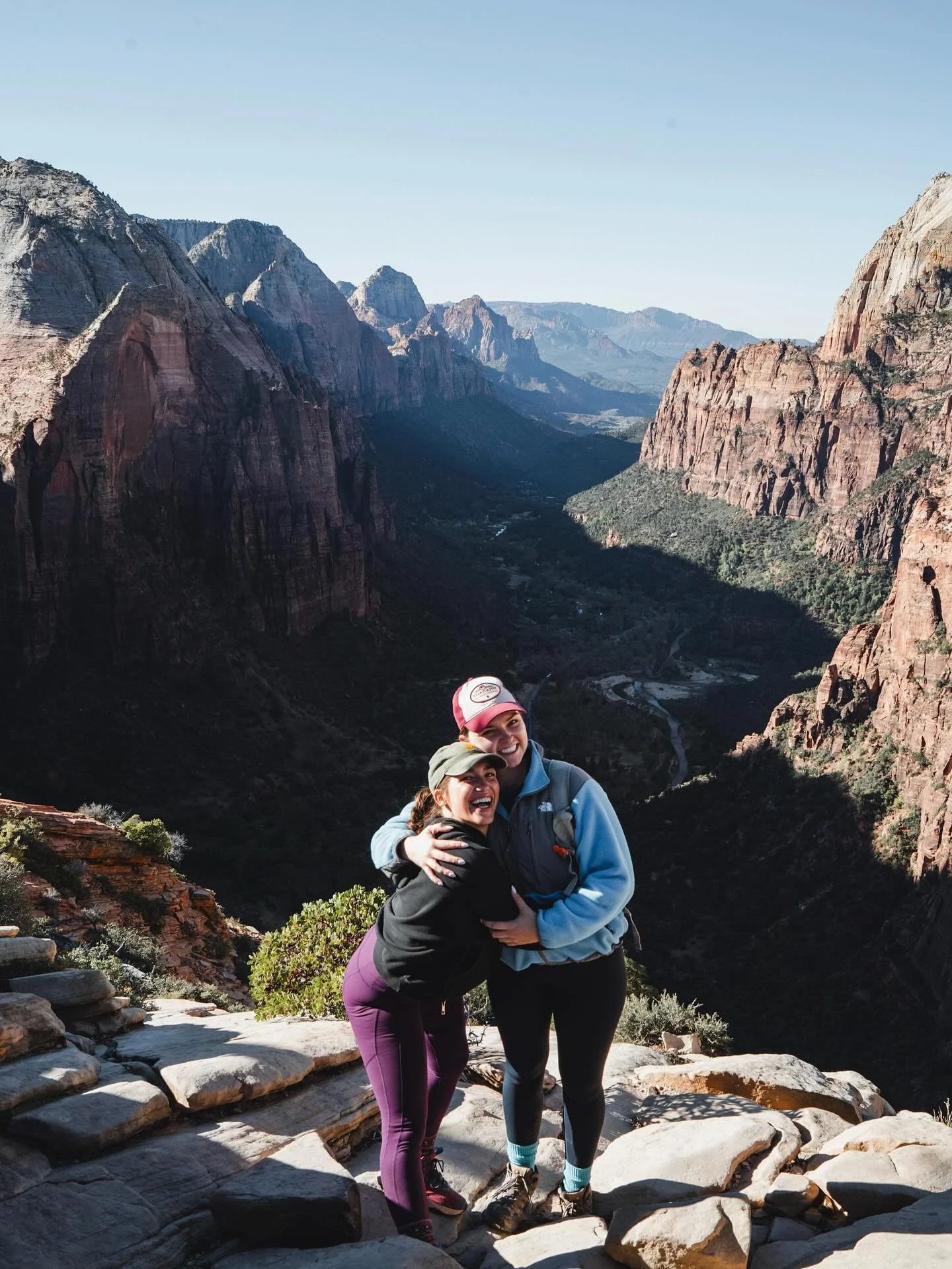 Angels Landing: definitely worth waking up at 5am with some friends for 🏔️

🏞️: Support your national parks @zionnps 
📸: @joshgrosso 
🎂: @abby.linderman