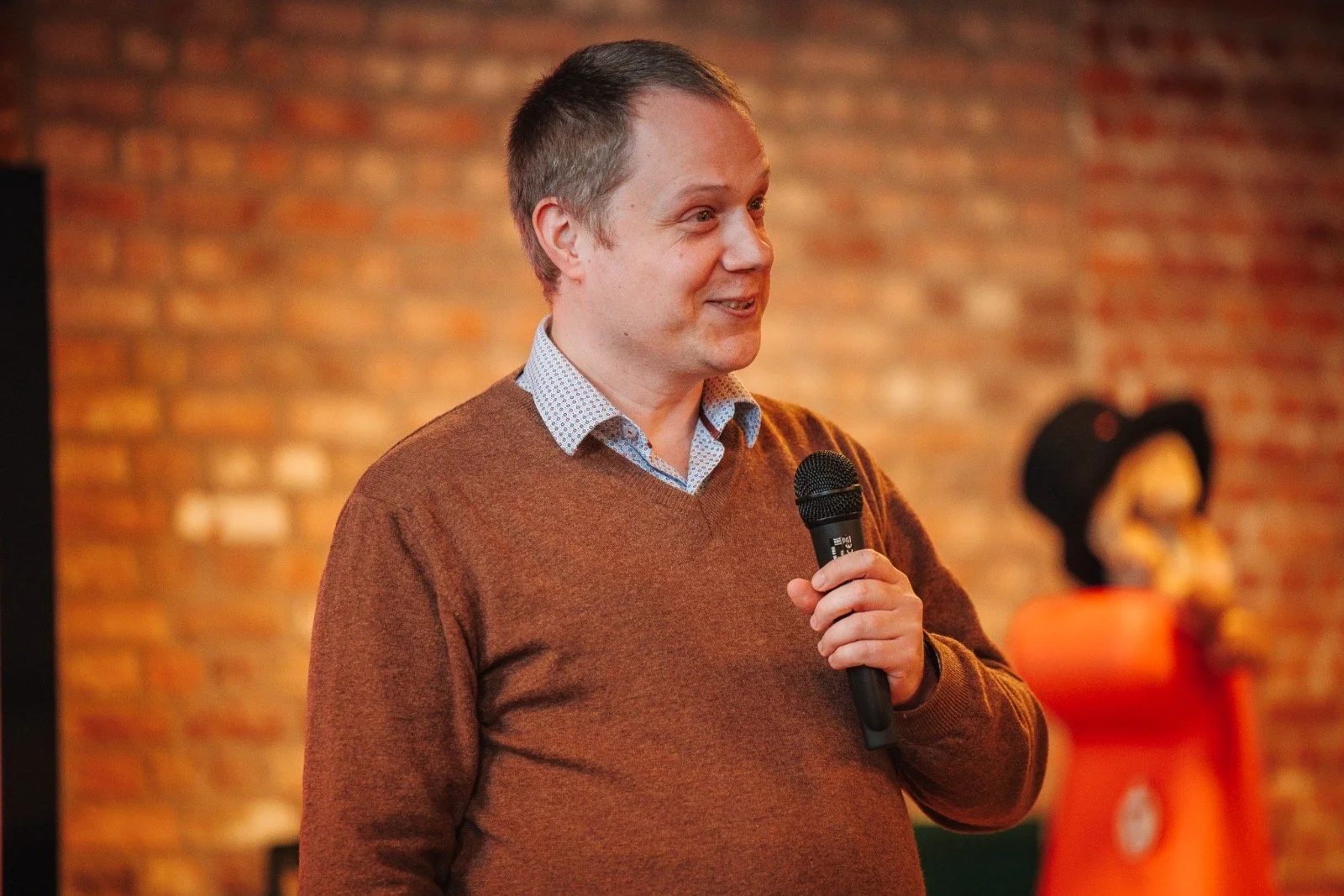 Maarten Wauters spreekt als gids over belichaamd leiderschap en de brug tussen ratio en essentie voor ondernemers.