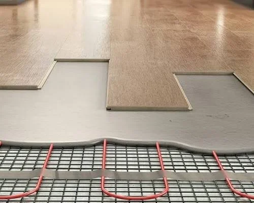 ¿Se puede instalar madera natural con calefacción radiante?