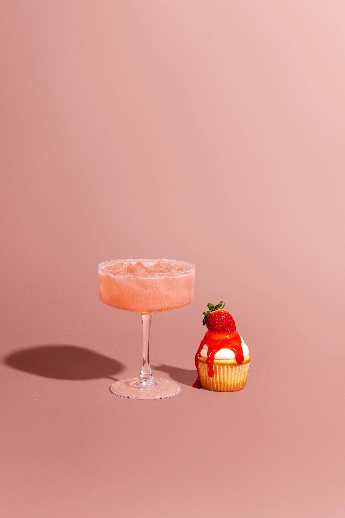 011626_CZ_StrawberryCupcakeDrink_Styled_1_WEBSIZE.webp