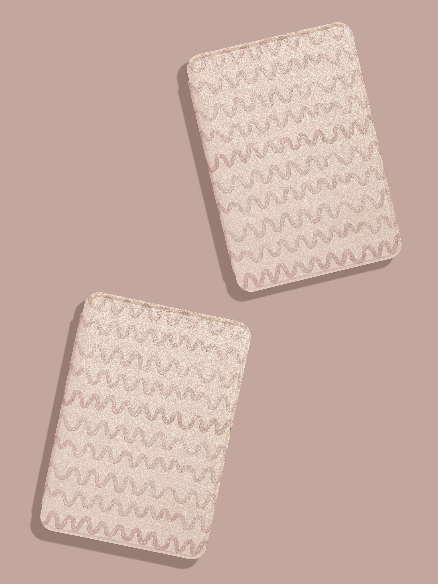 032626_Tale_NeutralSquiggle_Styled_3_WEBSIZE.jpg