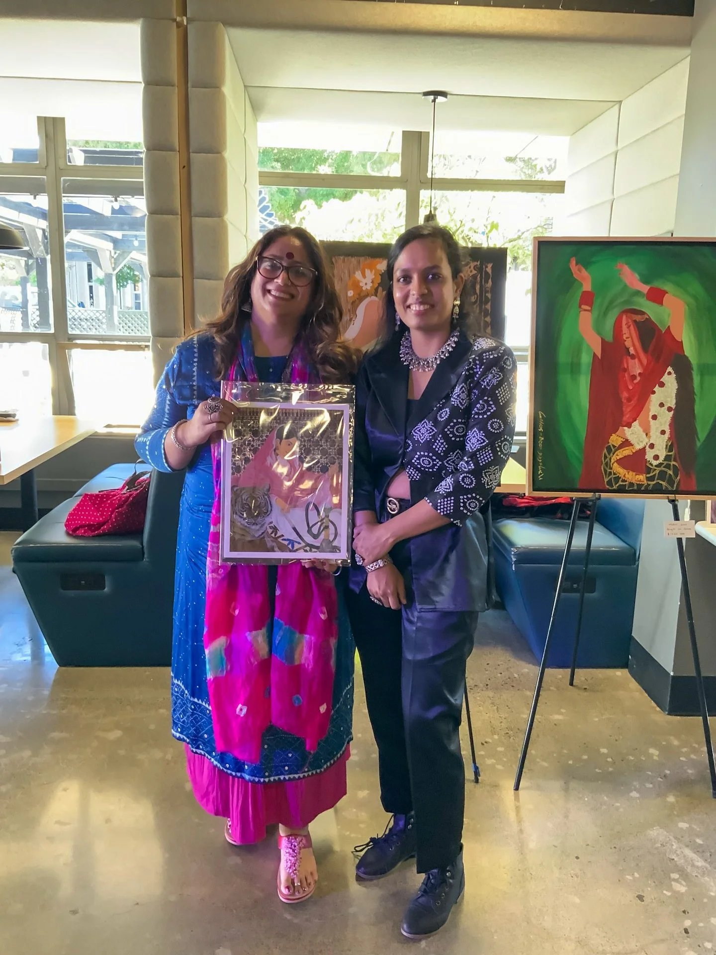 Such a joy meeting the incredible writer, poet, TEDx speaker Shikha Malaviya at the SALA 2025 event ✨It was truly special to share my art with her. Honored that she took home one of my limited edition prints 💫 Moments like these remind me why I crea