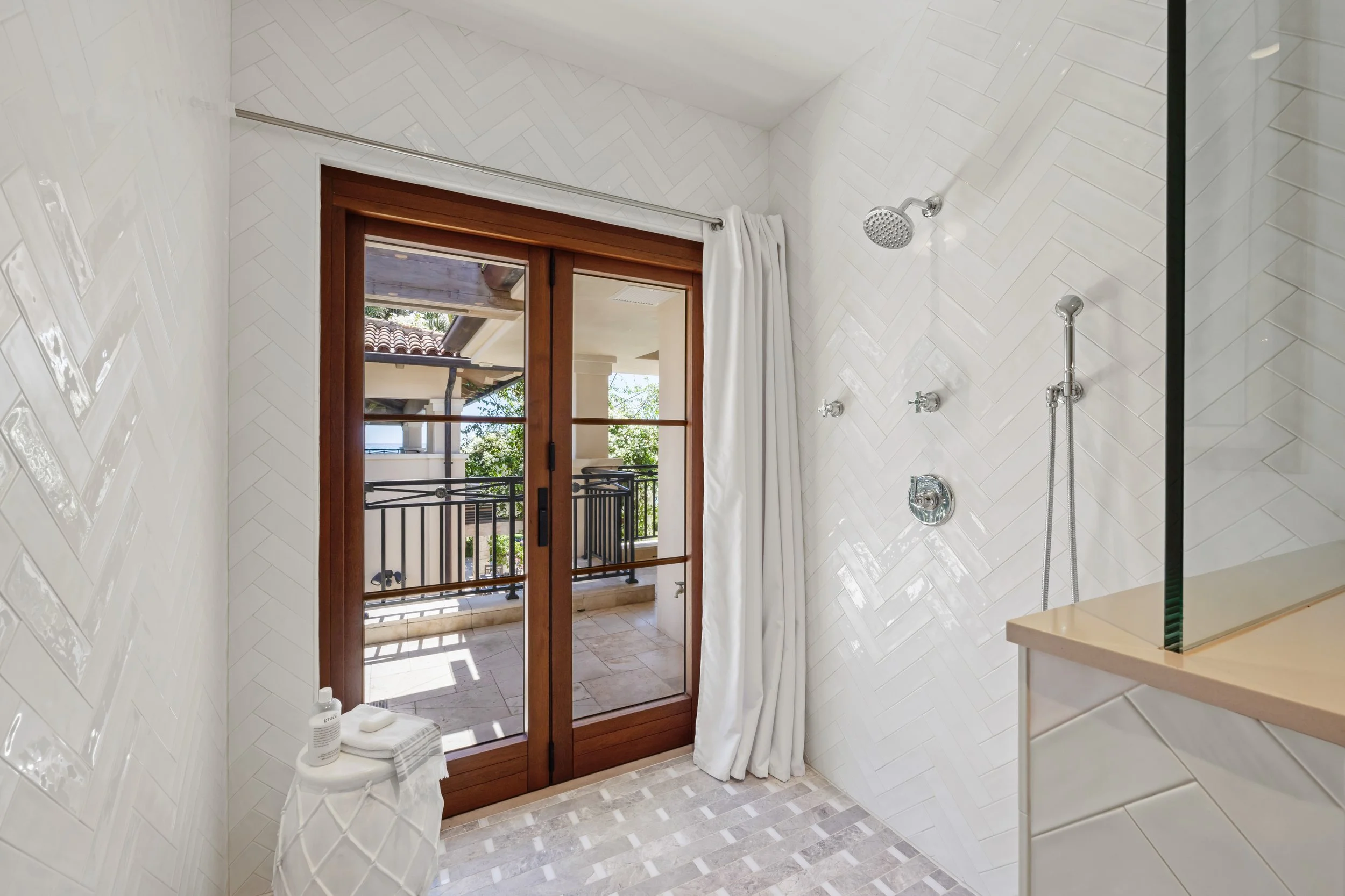 Guest House 2-26.jpg