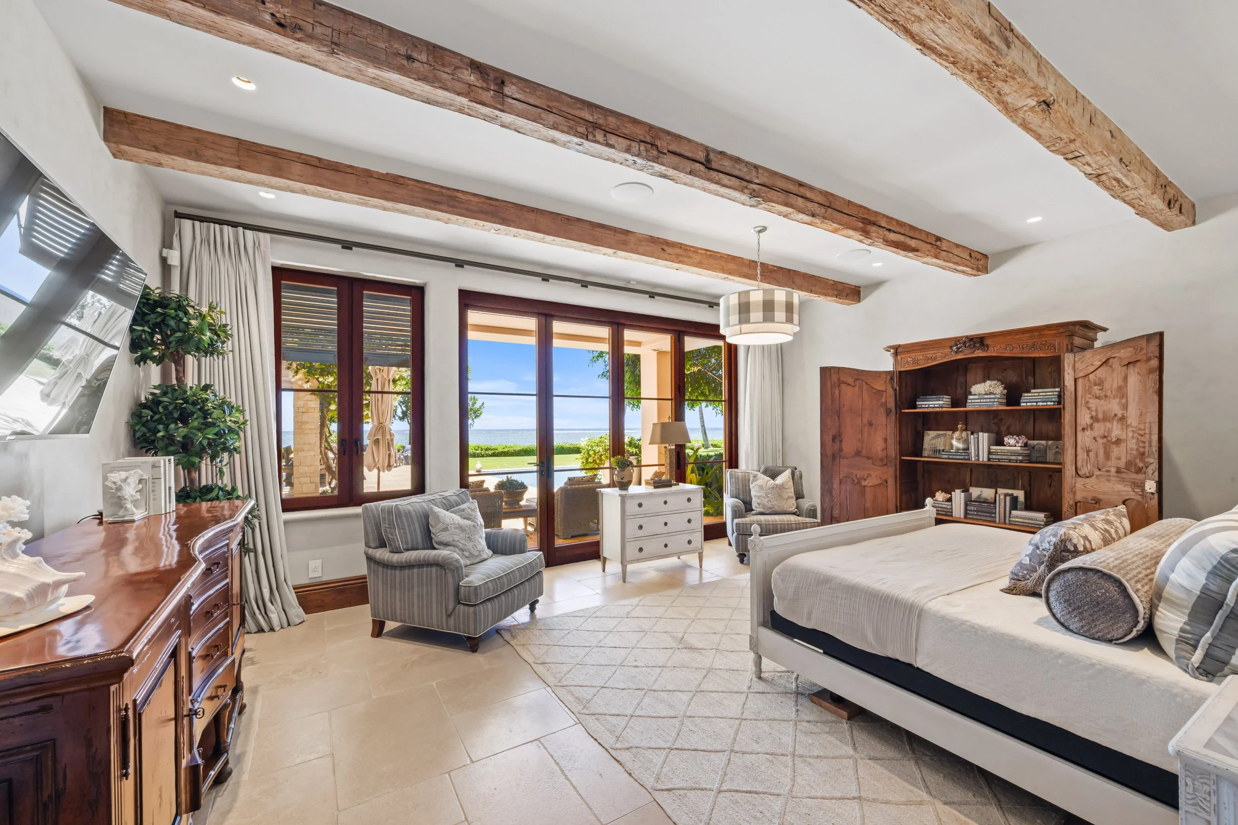 Guest House 2-32.jpg