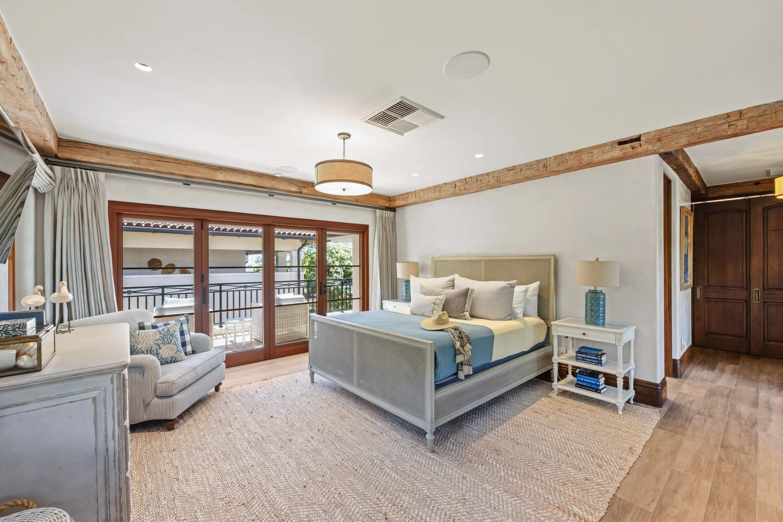 Guest House 2-22.jpg