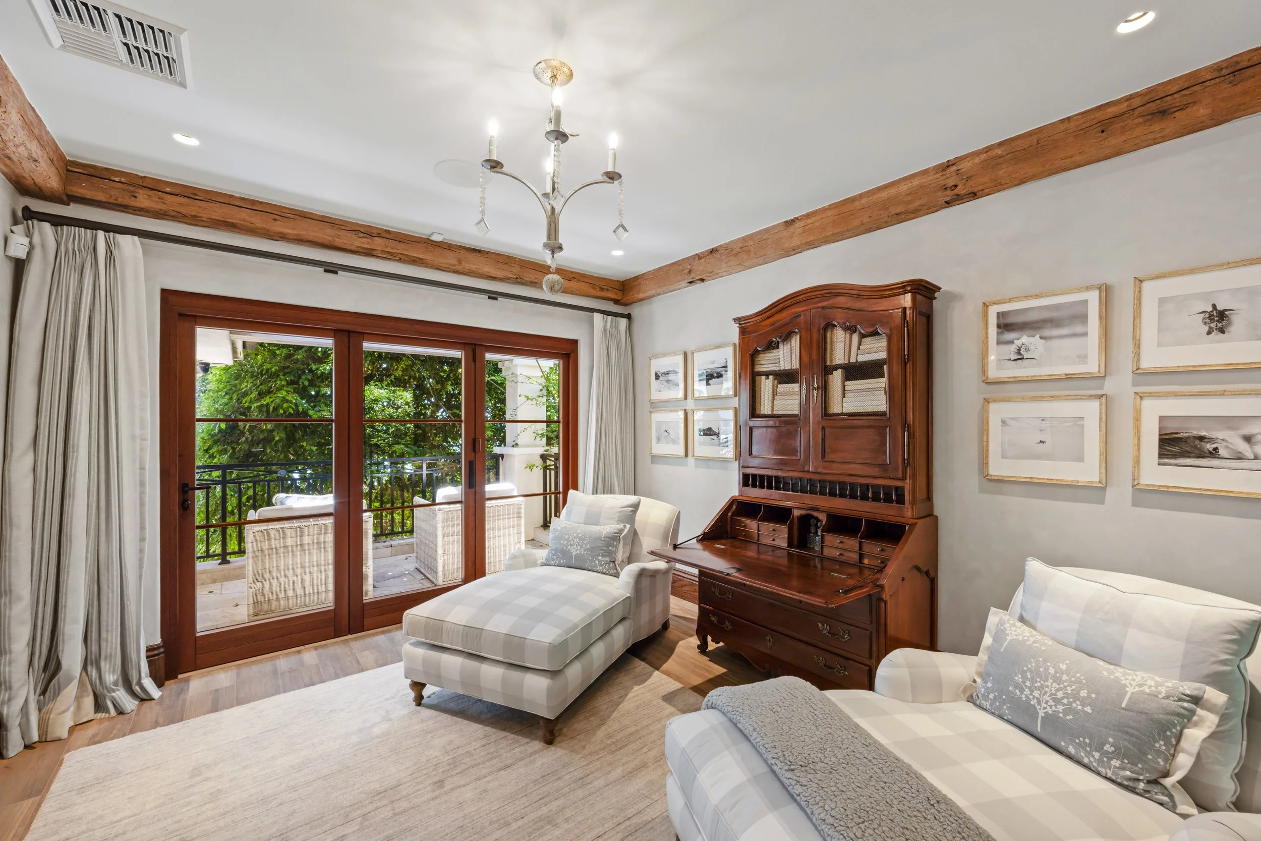 Guest House 2-14.jpg