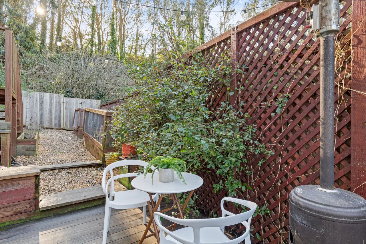 621 Larchmont Dr Smaller 055.jpg