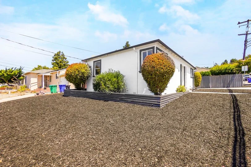 1705 163rd Smaller004.jpg