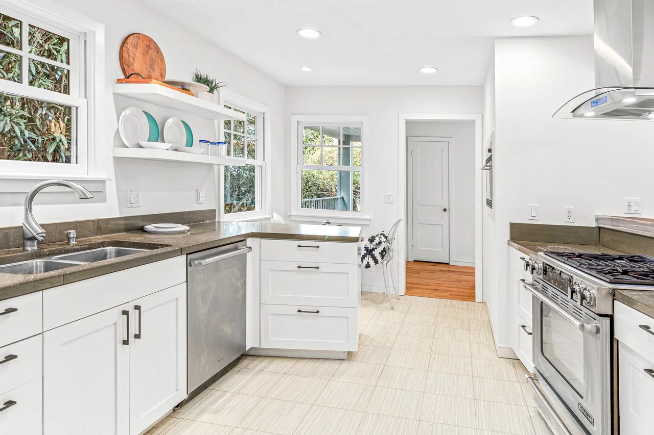 4421 Albert St Smaller 023.jpg