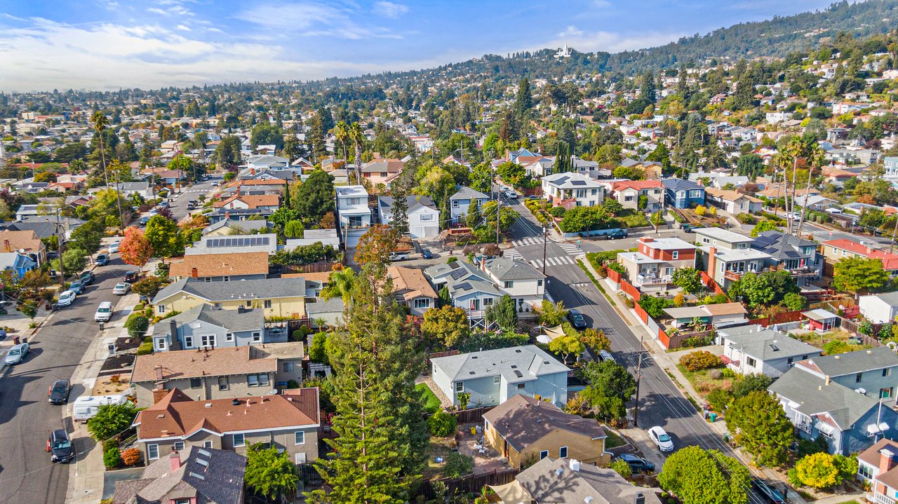 4421 Albert St Smaller 070.jpg