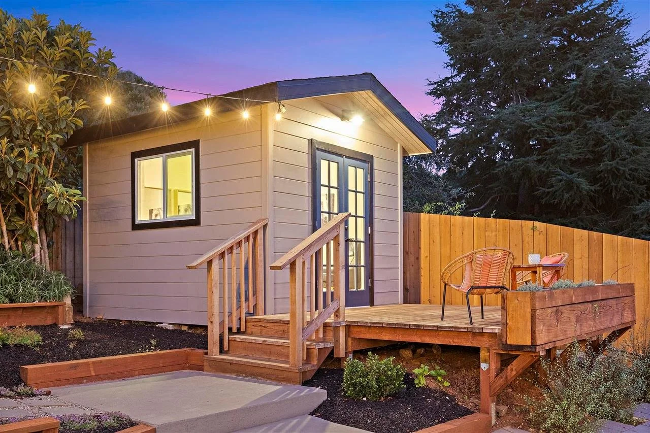 4198 Huntington St Smaller 090.jpg