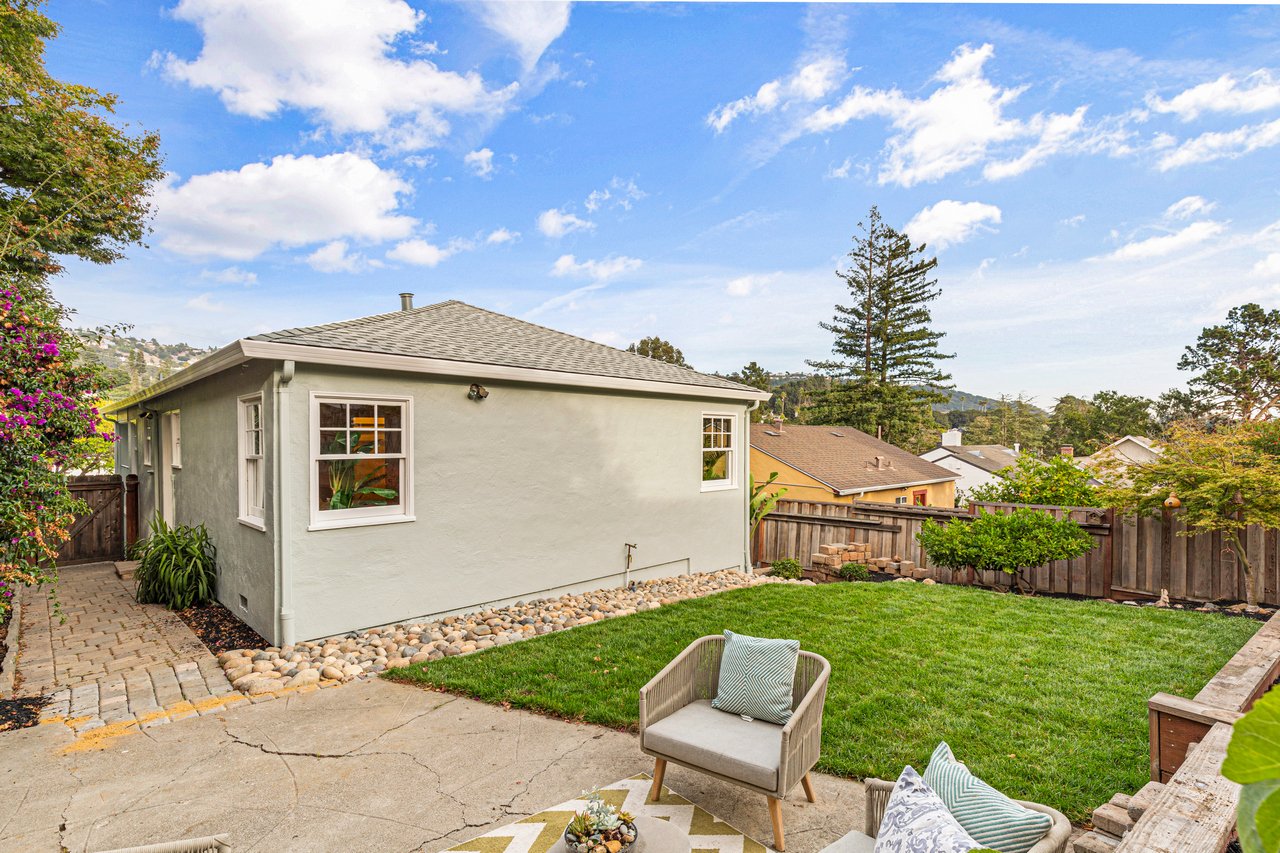 4421 Albert St Smaller 045.jpg