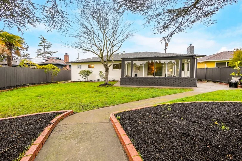 26 Leamont Smallerr055.jpg