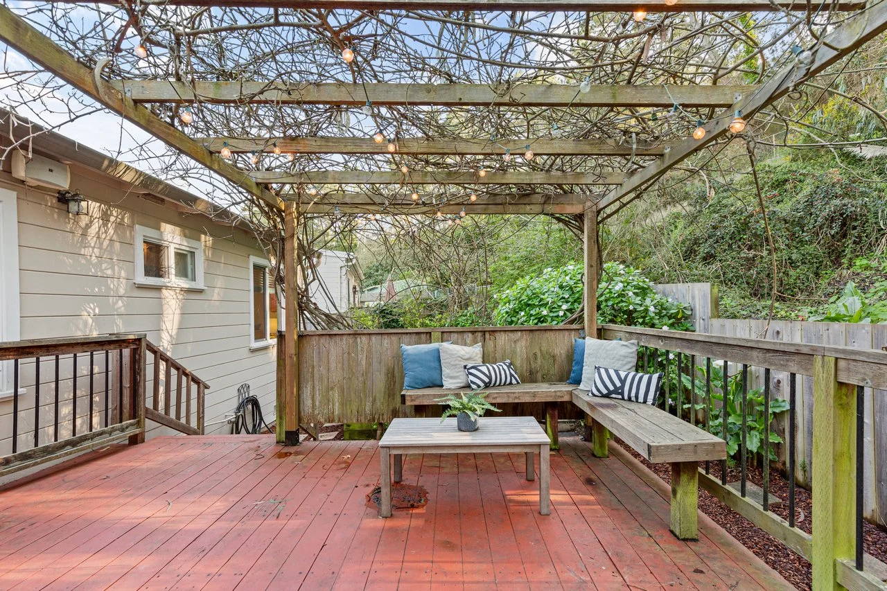 621 Larchmont Dr Smaller 045.jpg