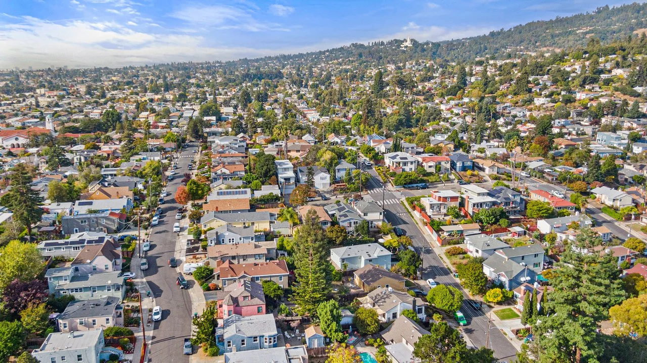 4421 Albert St Smaller 071.jpg