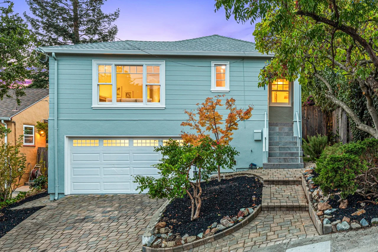 4421 Albert St Smaller 047.jpg