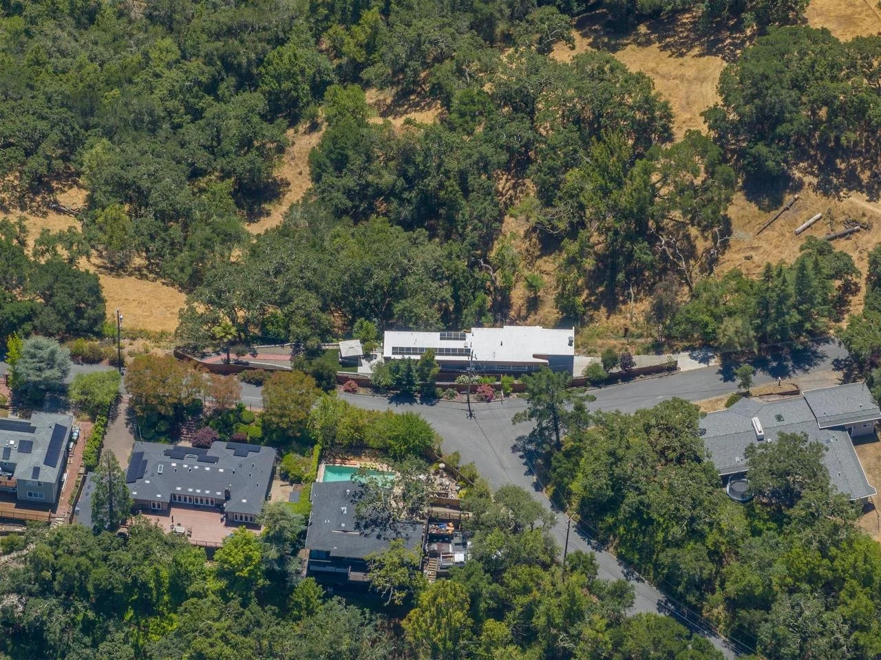 15 Ridge Lane Smaller 065.jpg