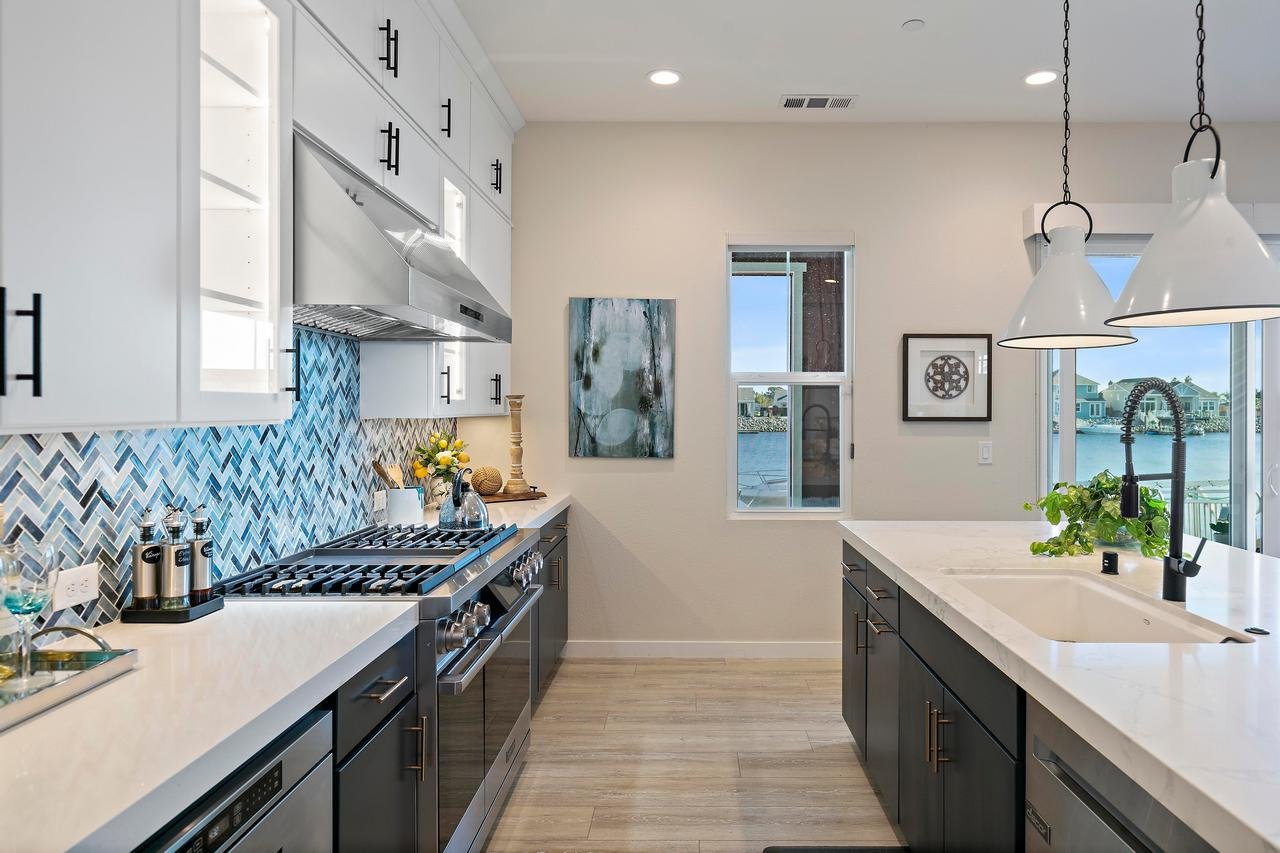 428 Halcyon Smaller 024.jpg