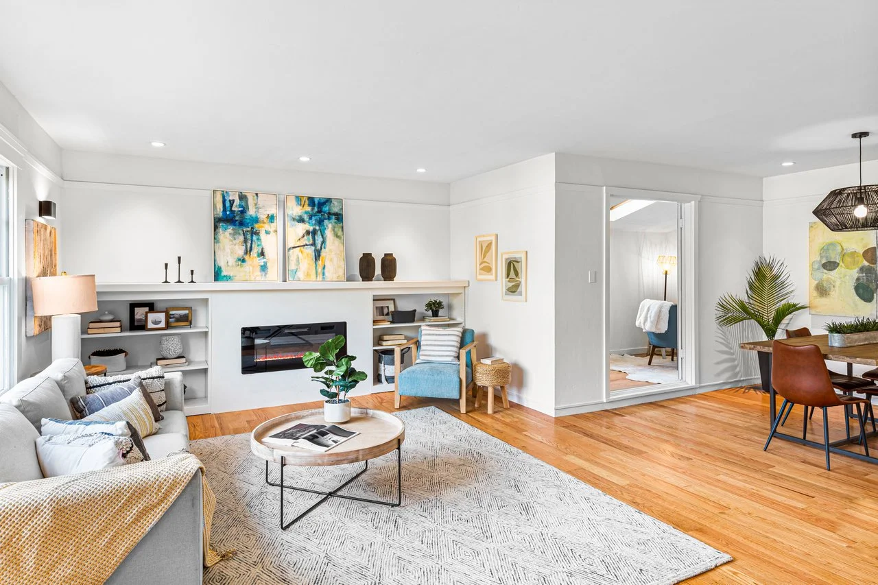 4421 Albert St Smaller 007.jpg