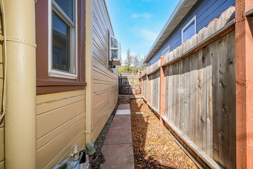 3467 Loma Vista Smaller 015.jpg