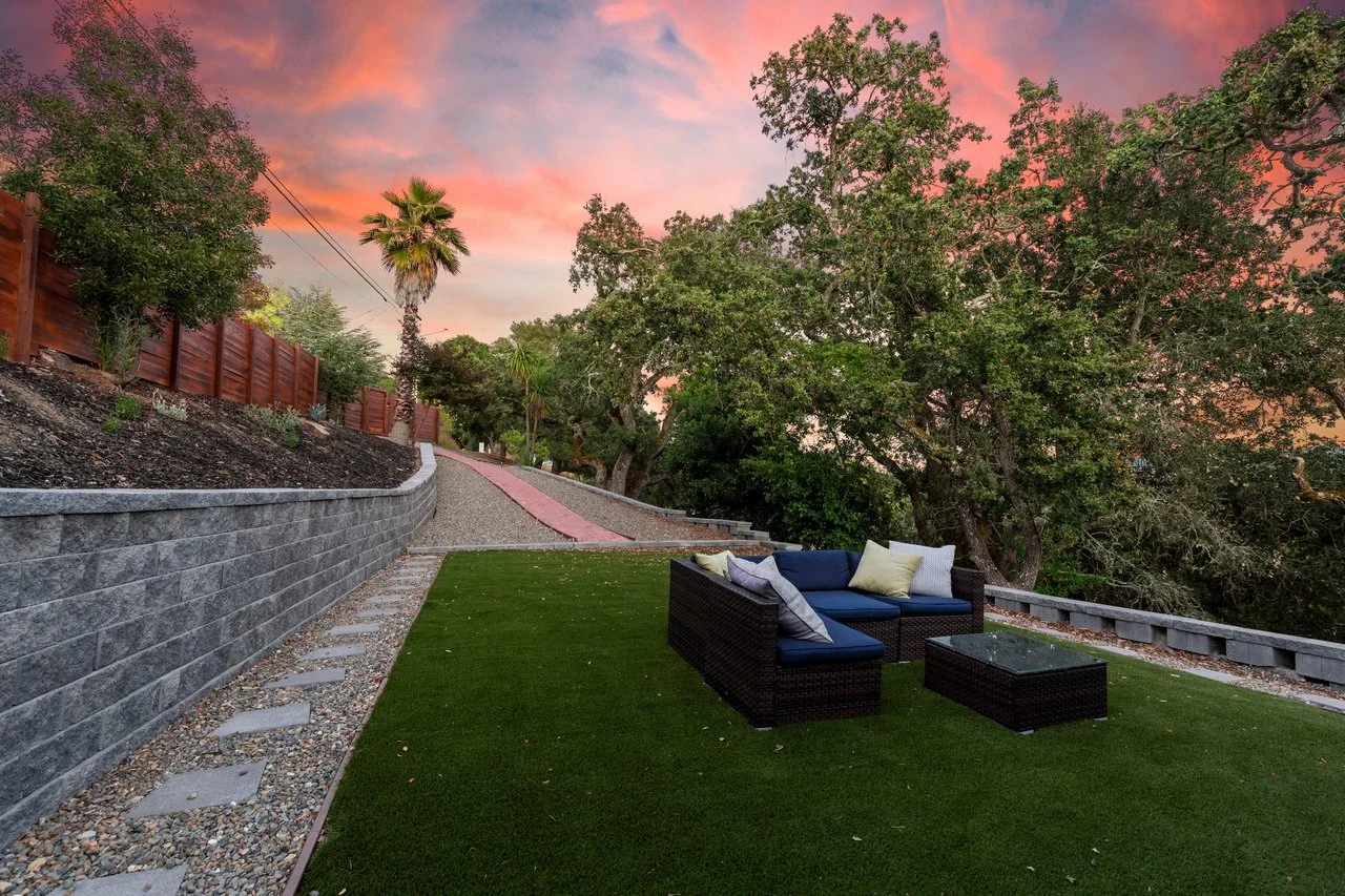 15 Ridge Lane Smaller 001.jpg