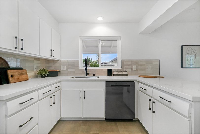 26 Leamont Smallerr020.jpg