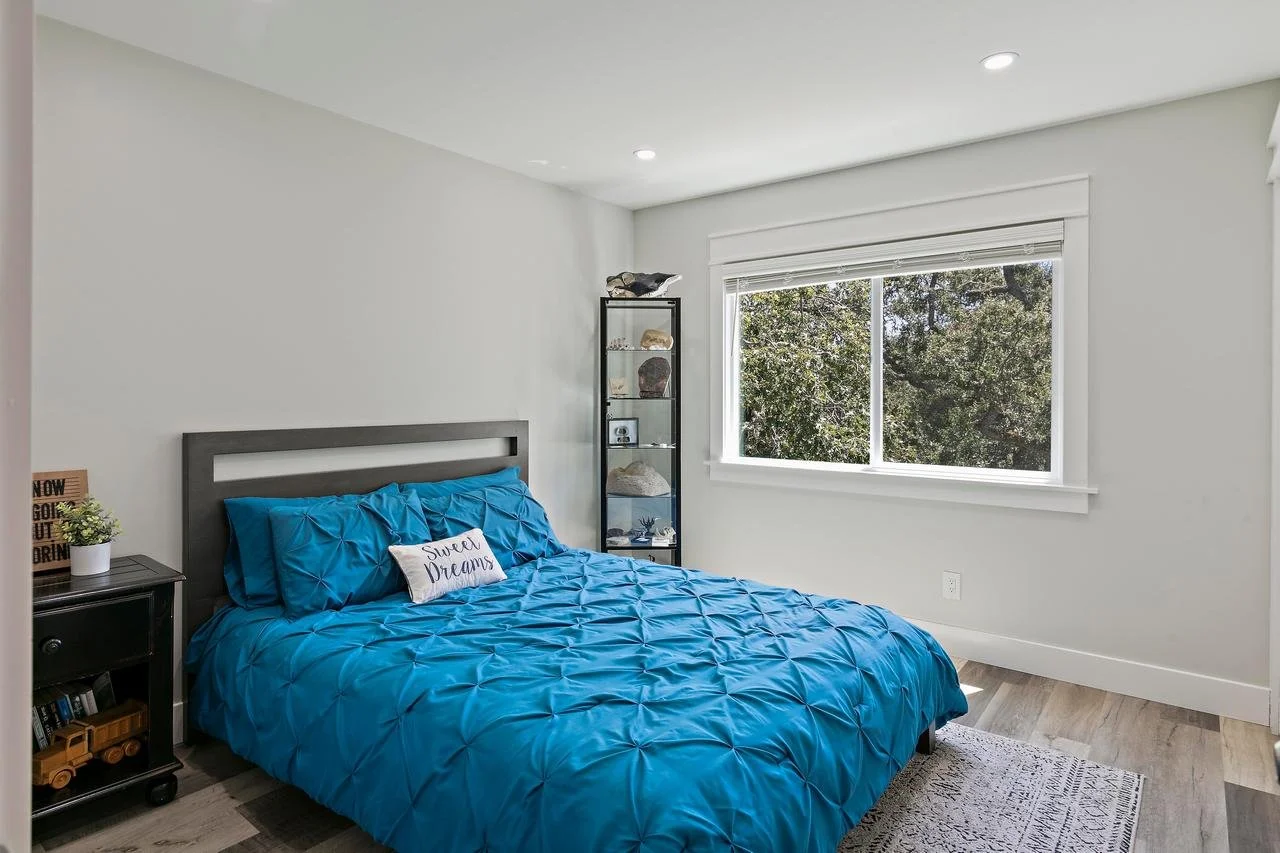 15 Ridge Lane Smaller 040.jpg