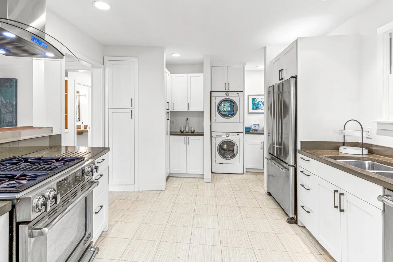 4421 Albert St Smaller 024.jpg