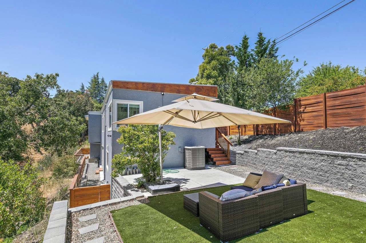 15 Ridge Lane Smaller 022.jpg