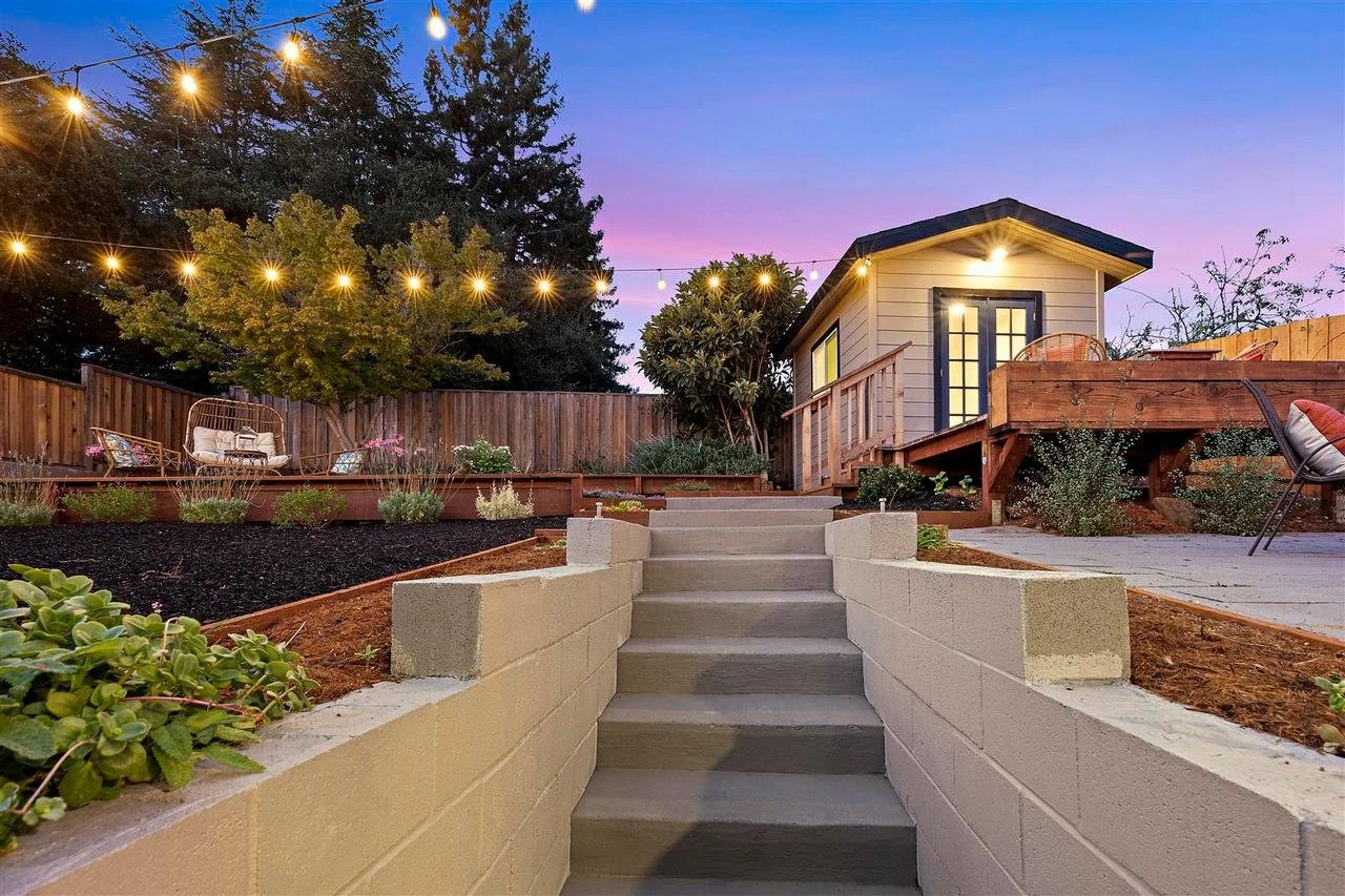 4198 Huntington St Smaller 073.jpg