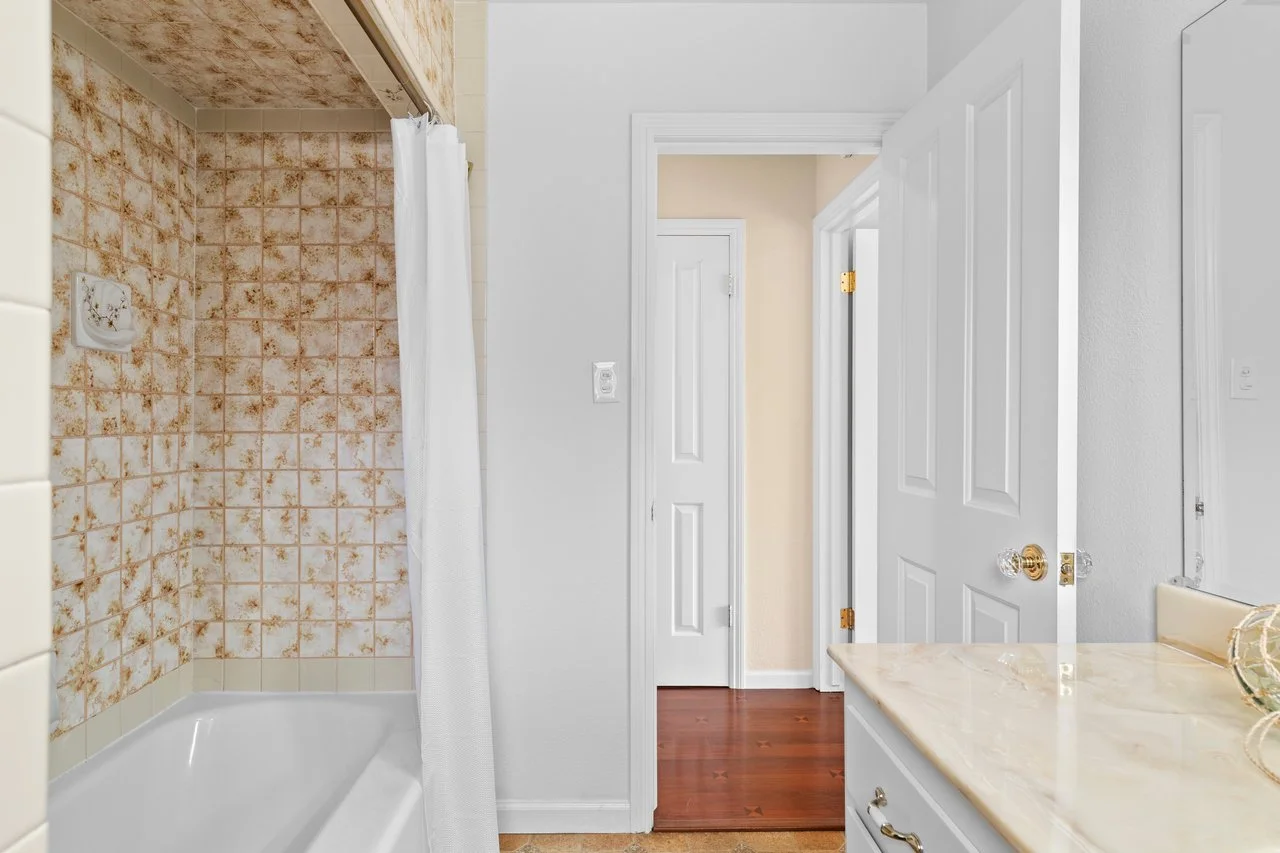 3138 Aylesbury Ct Smaller 037.jpg