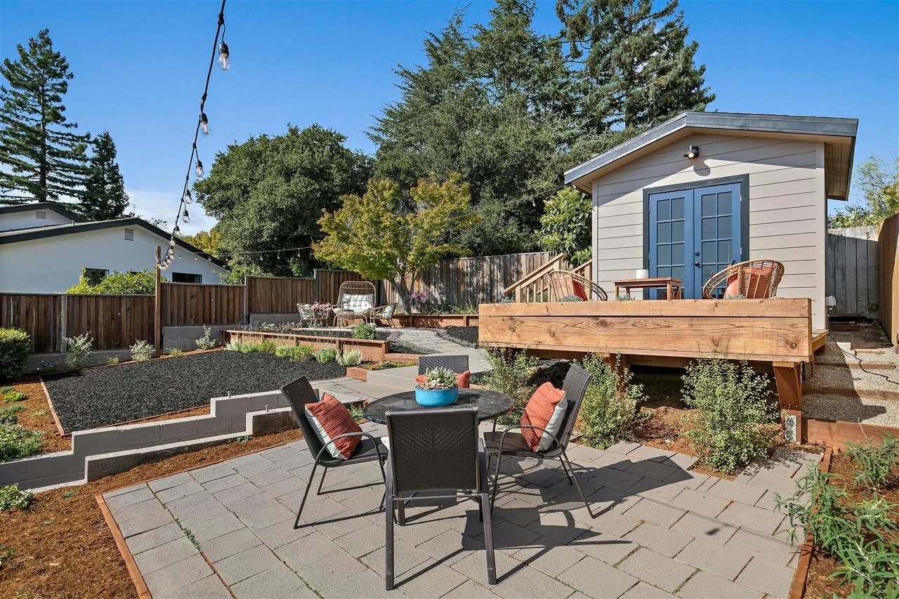 4198 Huntington St Smaller 084.jpg