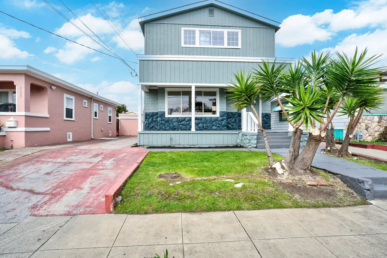 2239 66th Ave Smaller 002.jpg